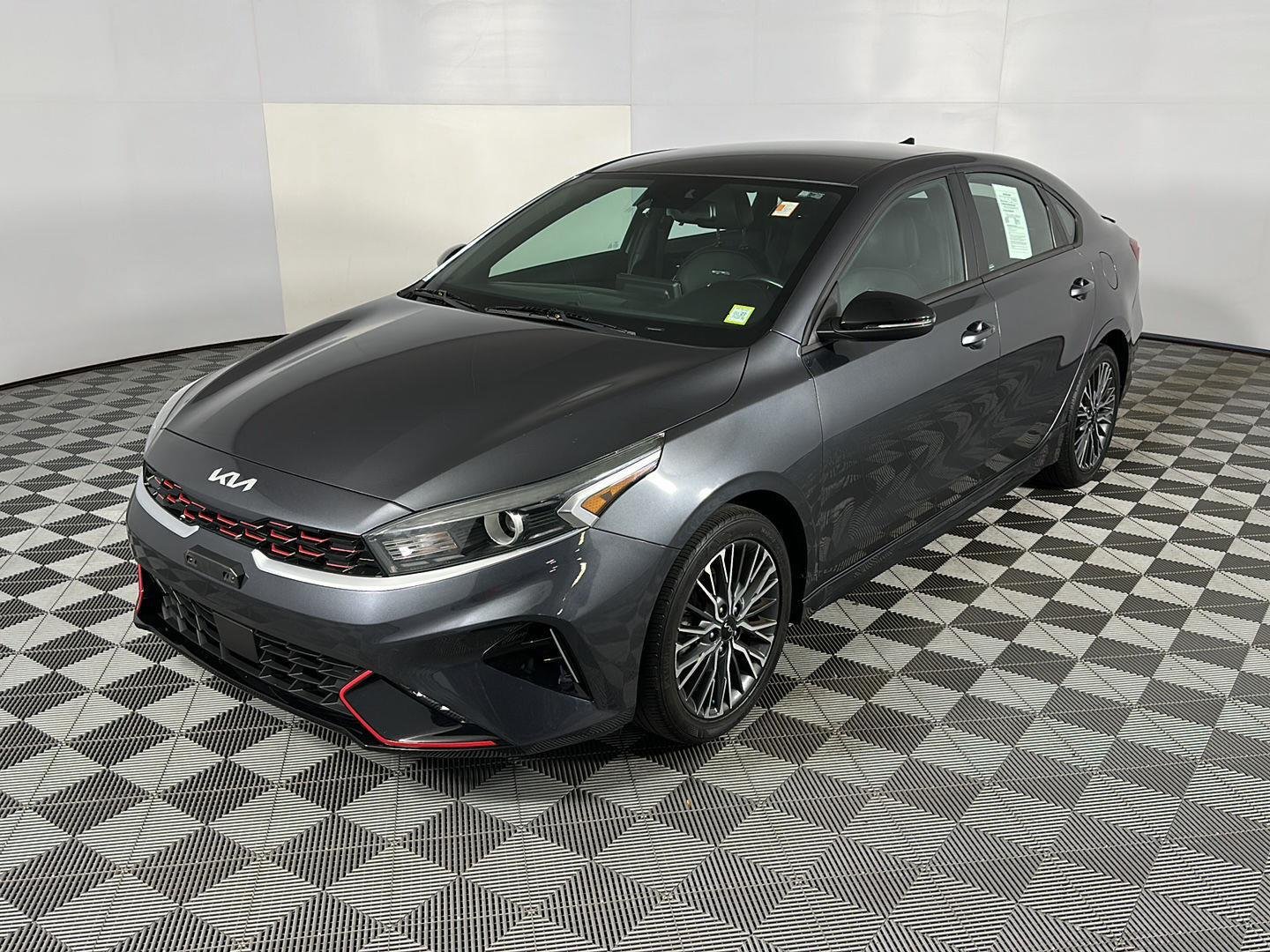Used 2023 Gravity Gray Kia GT-Line image 5