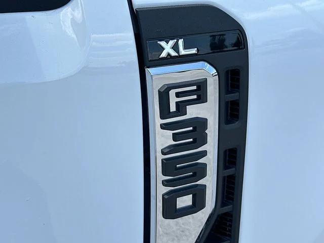 New 2025 Oxford White Ford XL image 16