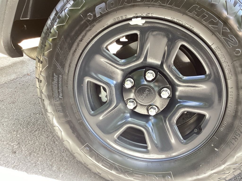 Used 2024 Silver Jeep Sport image 5