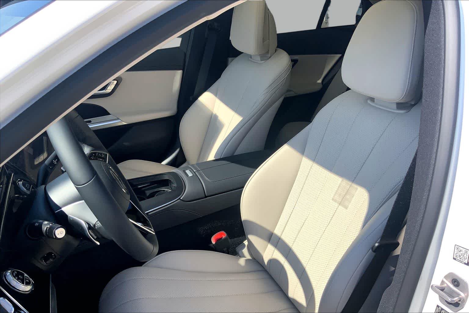 New 2026 Polar White Mercedes-Benz E 350 image 9