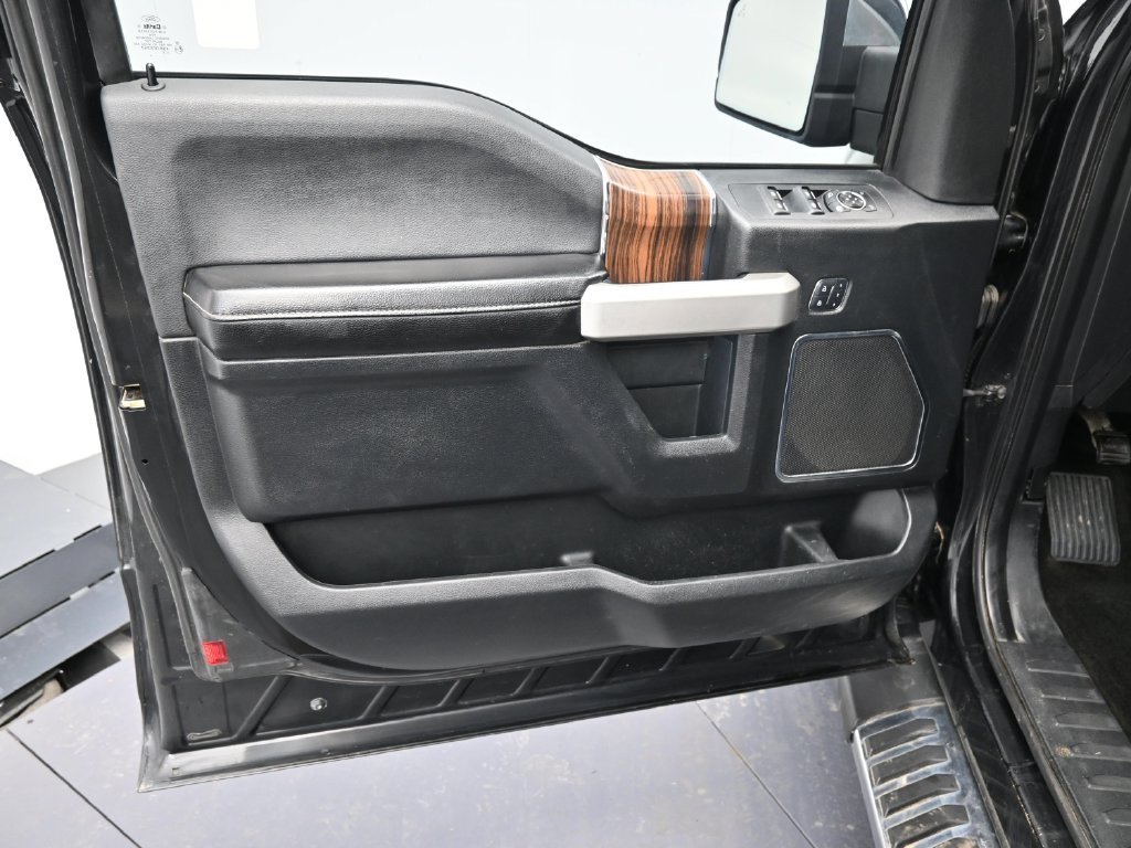 Used 2015 Black Ford Lariat image 9