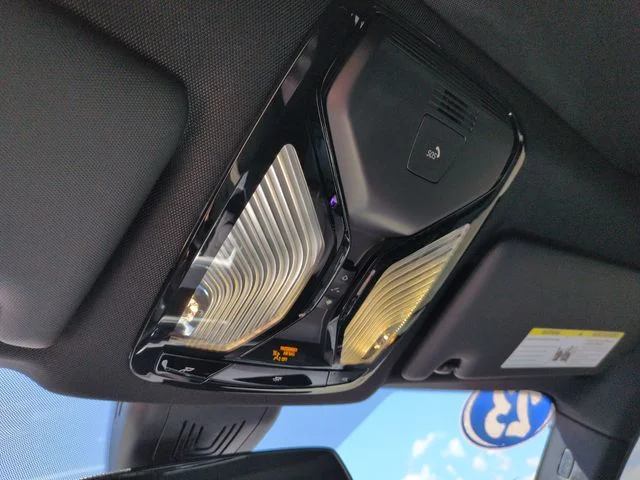 Used 2023 Alpine White BMW  image 21