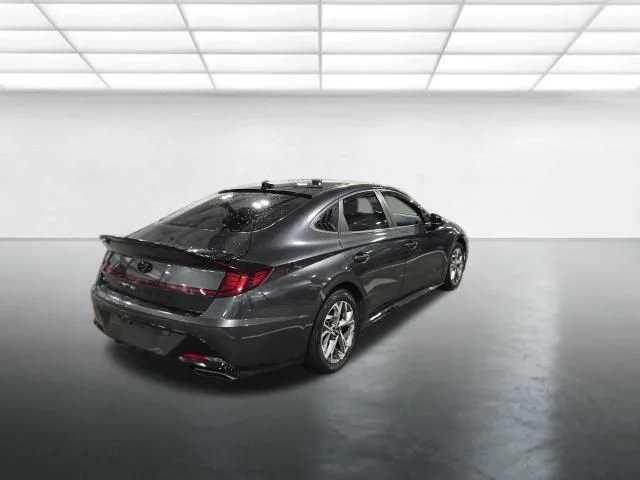 Used 2021 Gray Hyundai SEL image 4