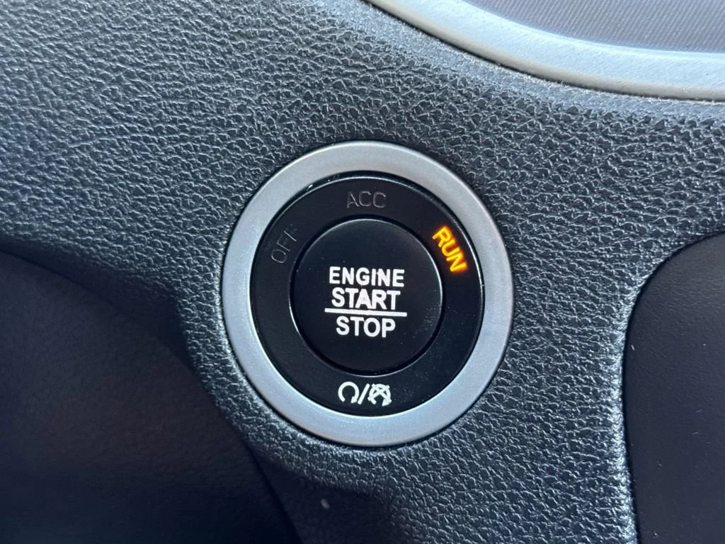 Used 2022 White Dodge SXT RWD image 23