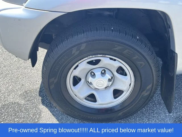 Used 2013 Silver Toyota SR5 image 10