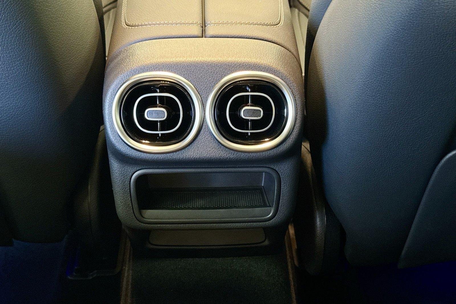 New 2026 Black Mercedes-Benz GLC 300 image 23