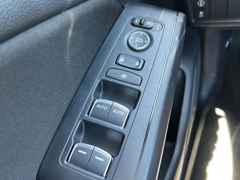 Used 2024  Honda Sport image 18
