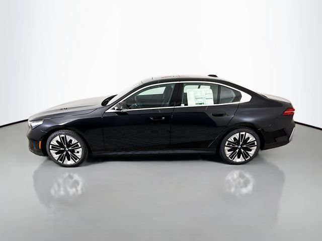 2025 BMW 5 Series 530i - Photo 4