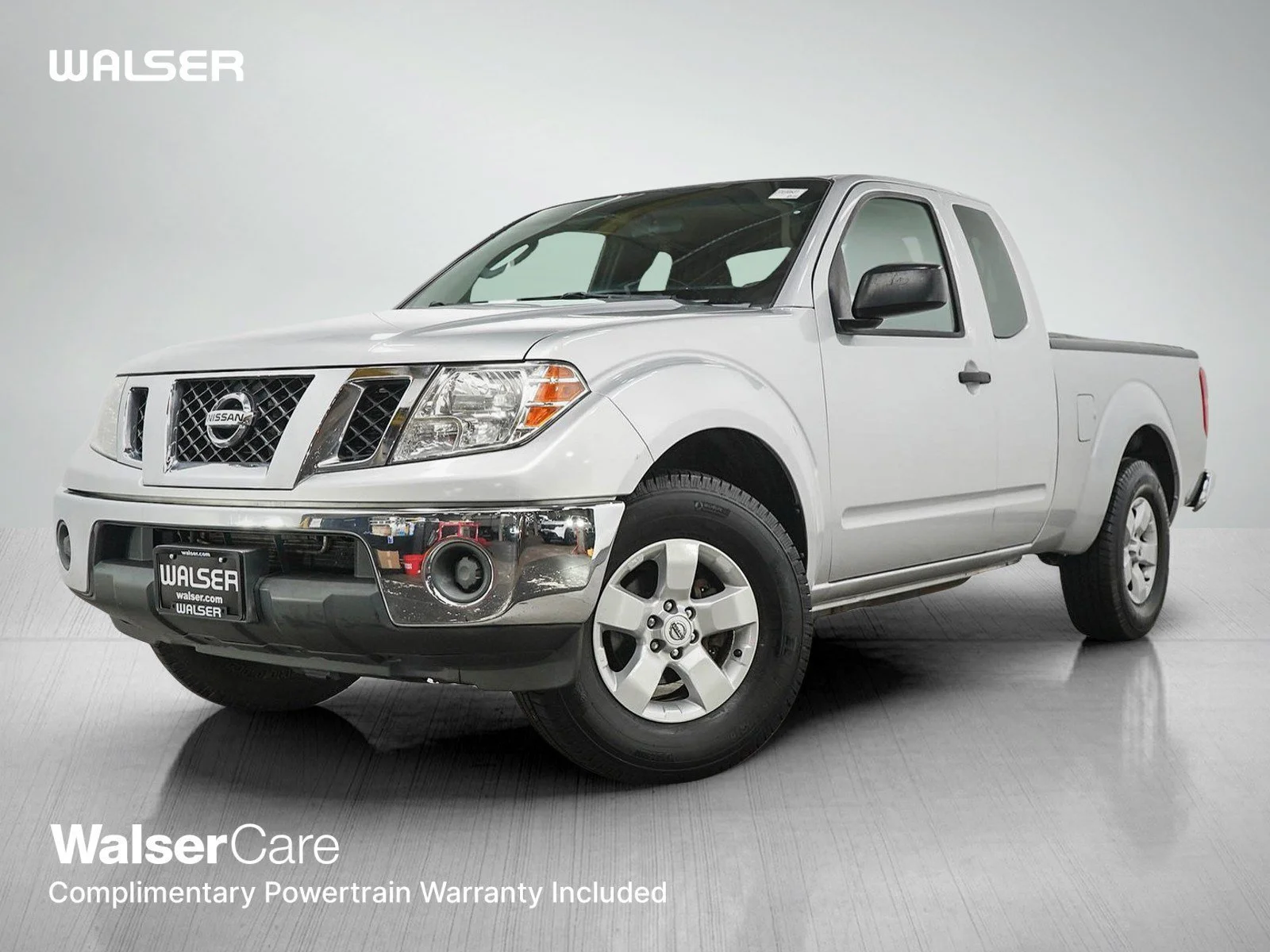 Used 2009 Silver Lightning Metallic Nissan SE image 1