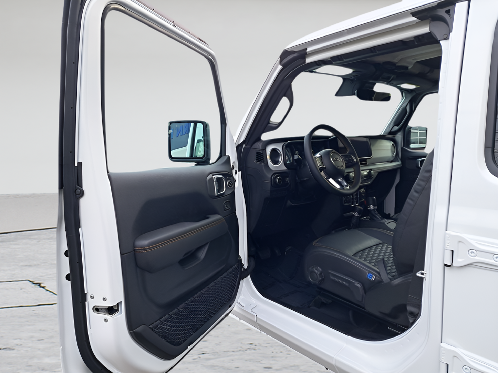 New 2025 Bright White Clear-Coat Exterior Paint Jeep Sahara image 10