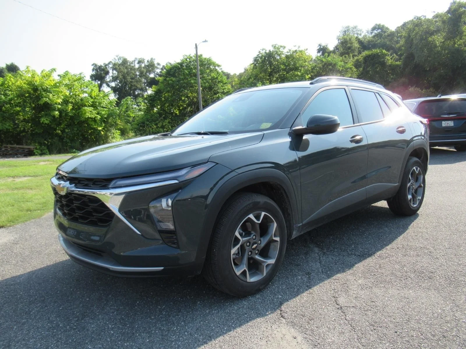 Used 2025 Gray Chevrolet LT image 2