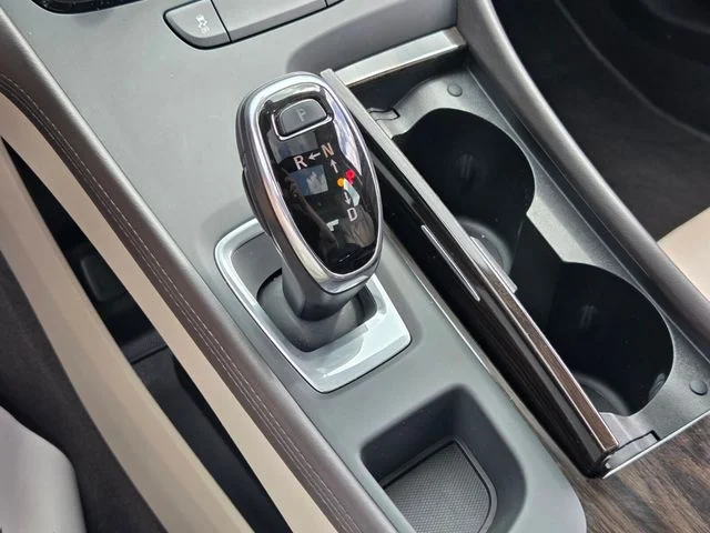 Used 2017 Red Buick Essence image 23