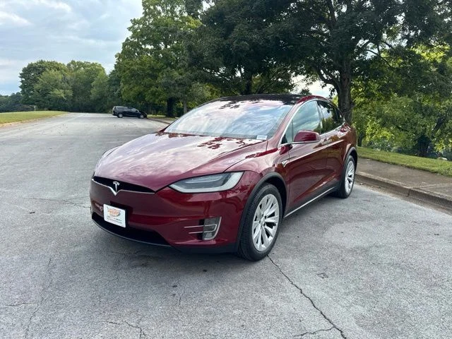 Used 2016 Red Tesla 90D image 3