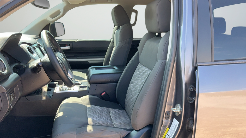 Used 2018 Gray Toyota SR5 image 17
