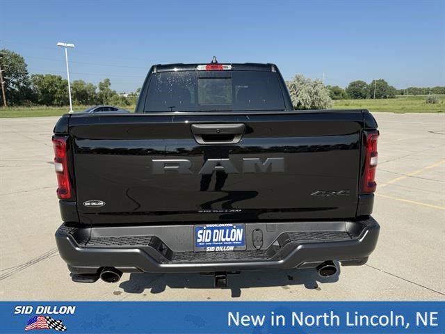 New 2026 Diamond Black Crystal Pearl-Coat Exterior Paint RAM Tradesman image 4