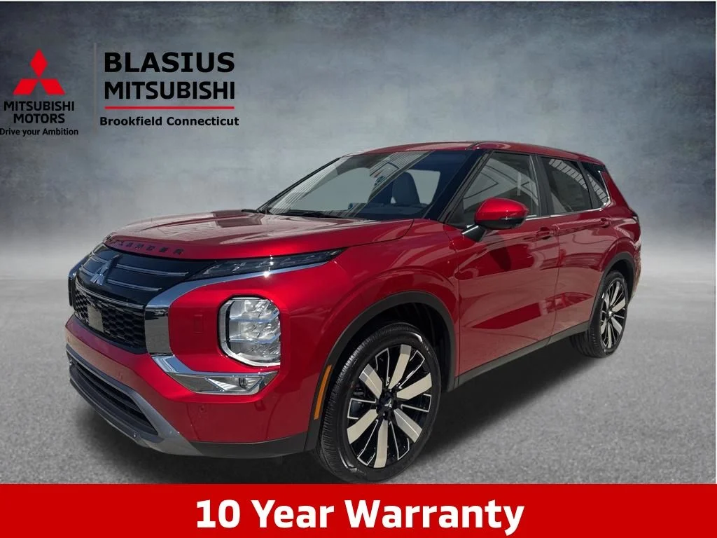 New 2026 Red Mitsubishi SE image 1