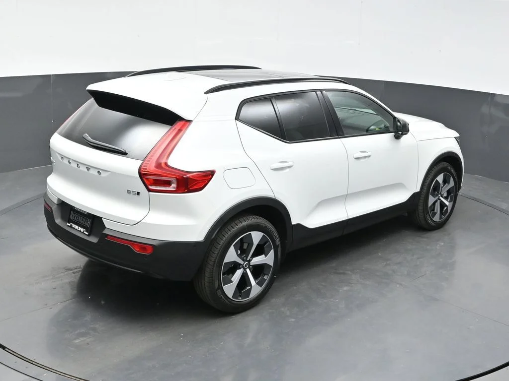 New 2026 Crystal White Volvo Plus image 35