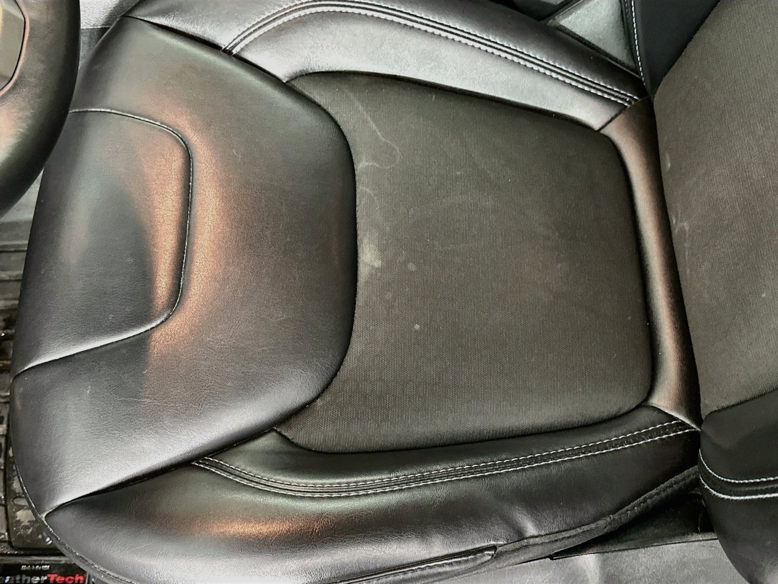 Used 2019 Billet Silver Metallic Clearcoat Jeep Latitude Plus image 18