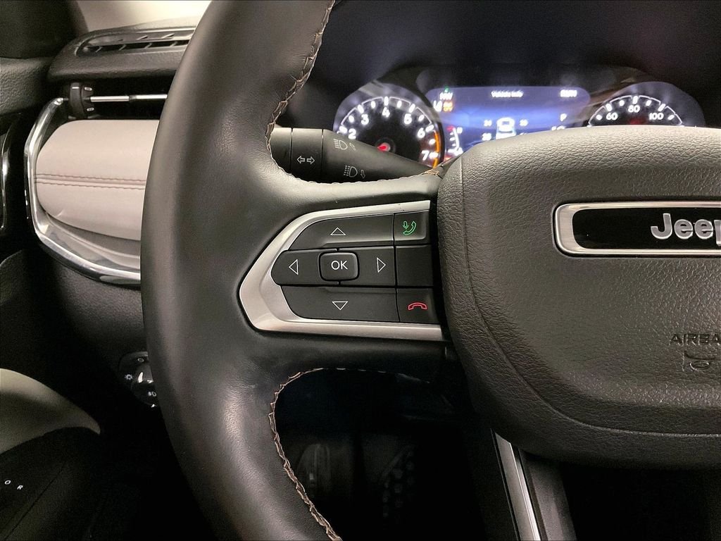 Used 2022 Silver Jeep Limited image 22