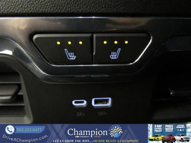 Used 2024 White Frost Tricoat GMC Denali image 32