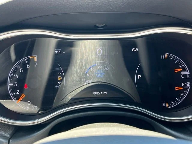 Used 2021 White Jeep Laredo X image 34