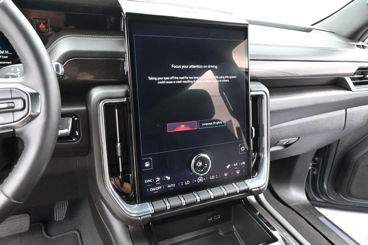 Used 2025 Sterling Metallic GMC Elevation image 18