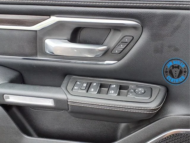 Used 2025  Ram Laramie image 17