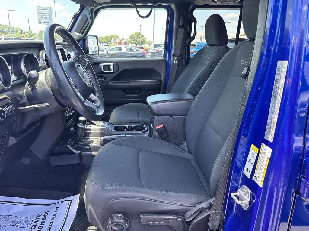 Used 2019 Blue Jeep Unlimited Sahara image 11