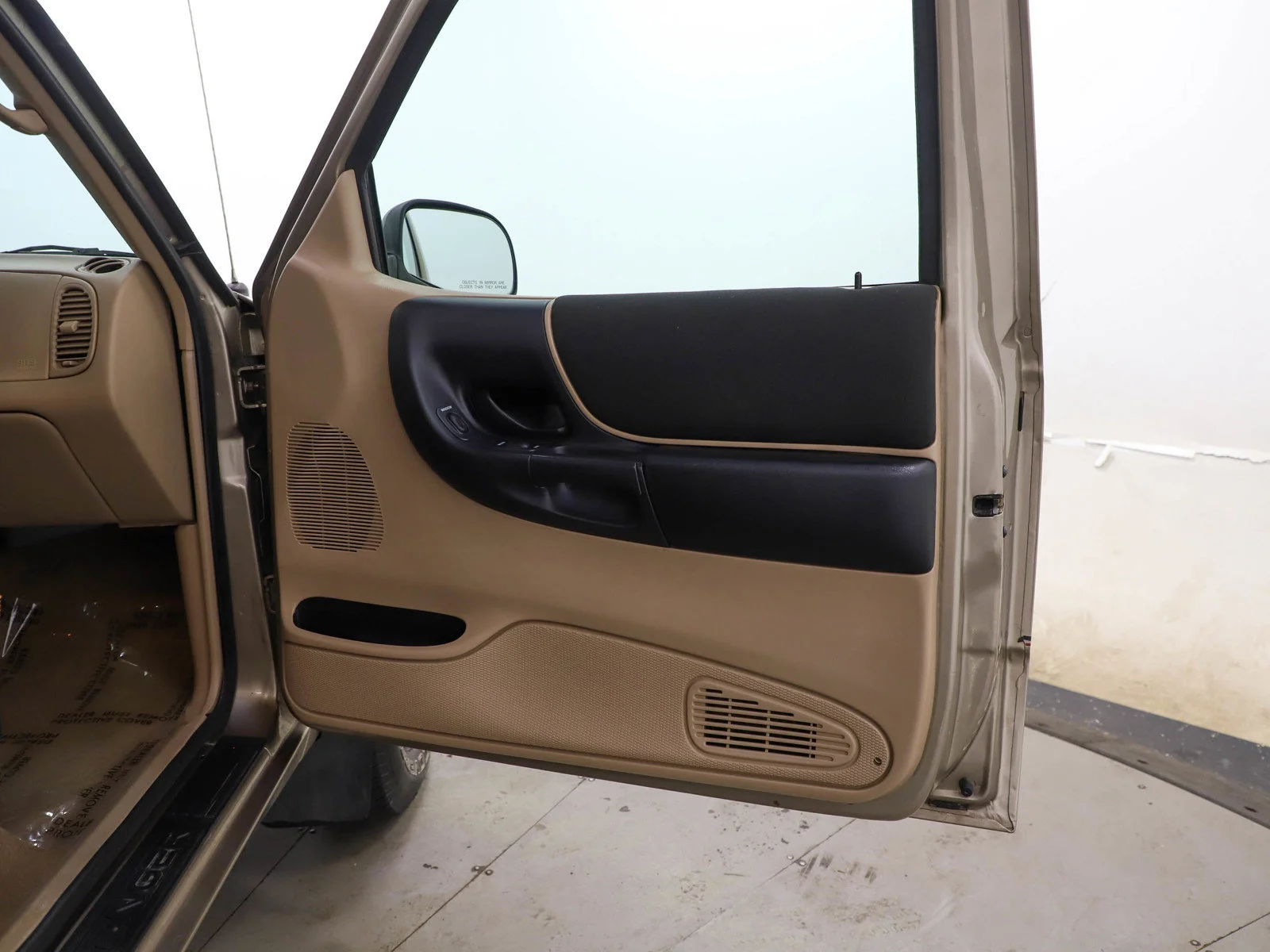 Used 2003  Ford XLT image 9