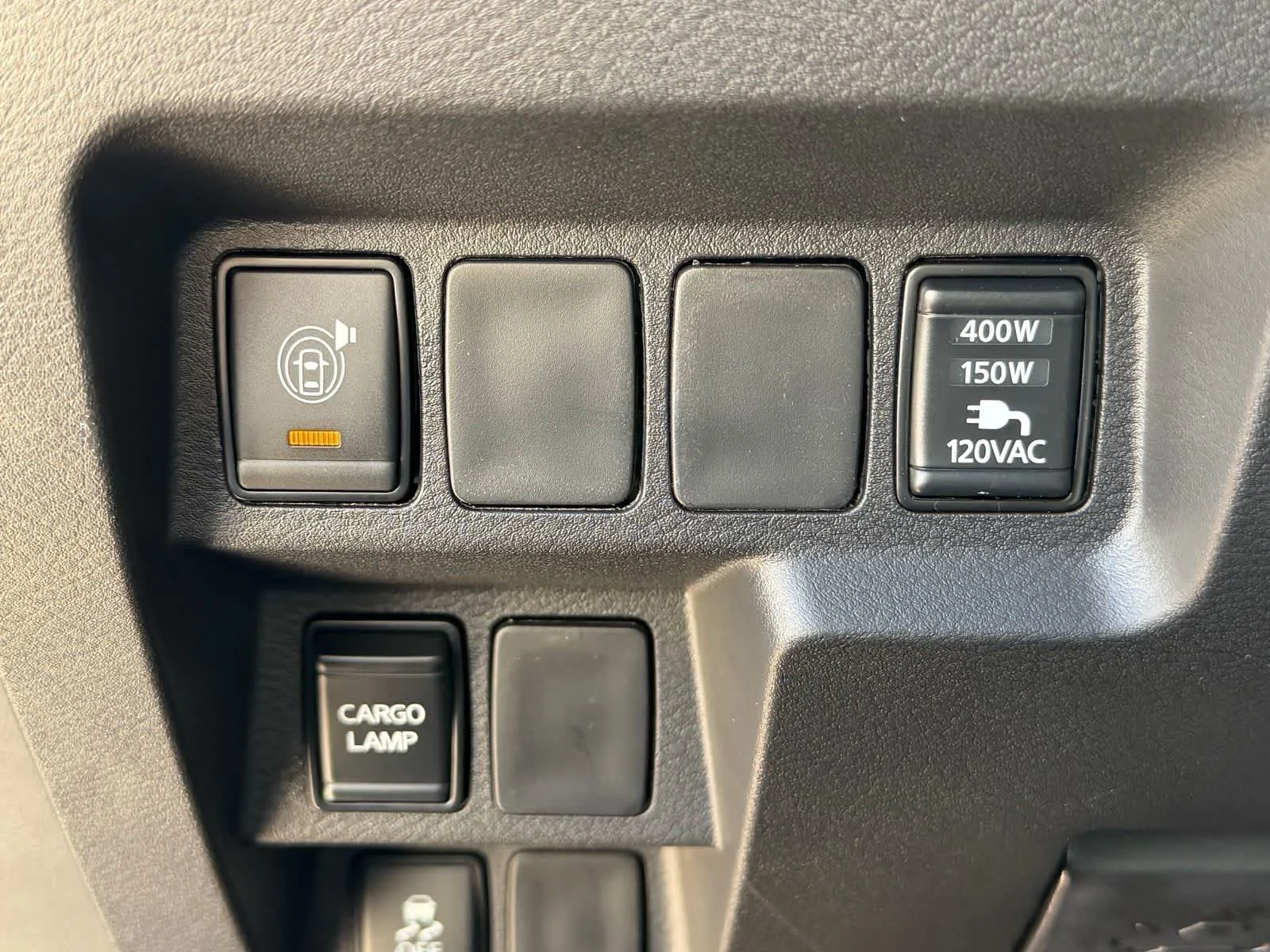 New 2026 Bluestone Pearl Nissan Crew Cab SV image 18