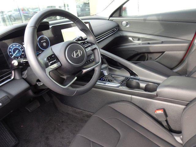 2025 Hyundai Elantra SEL - Photo 12