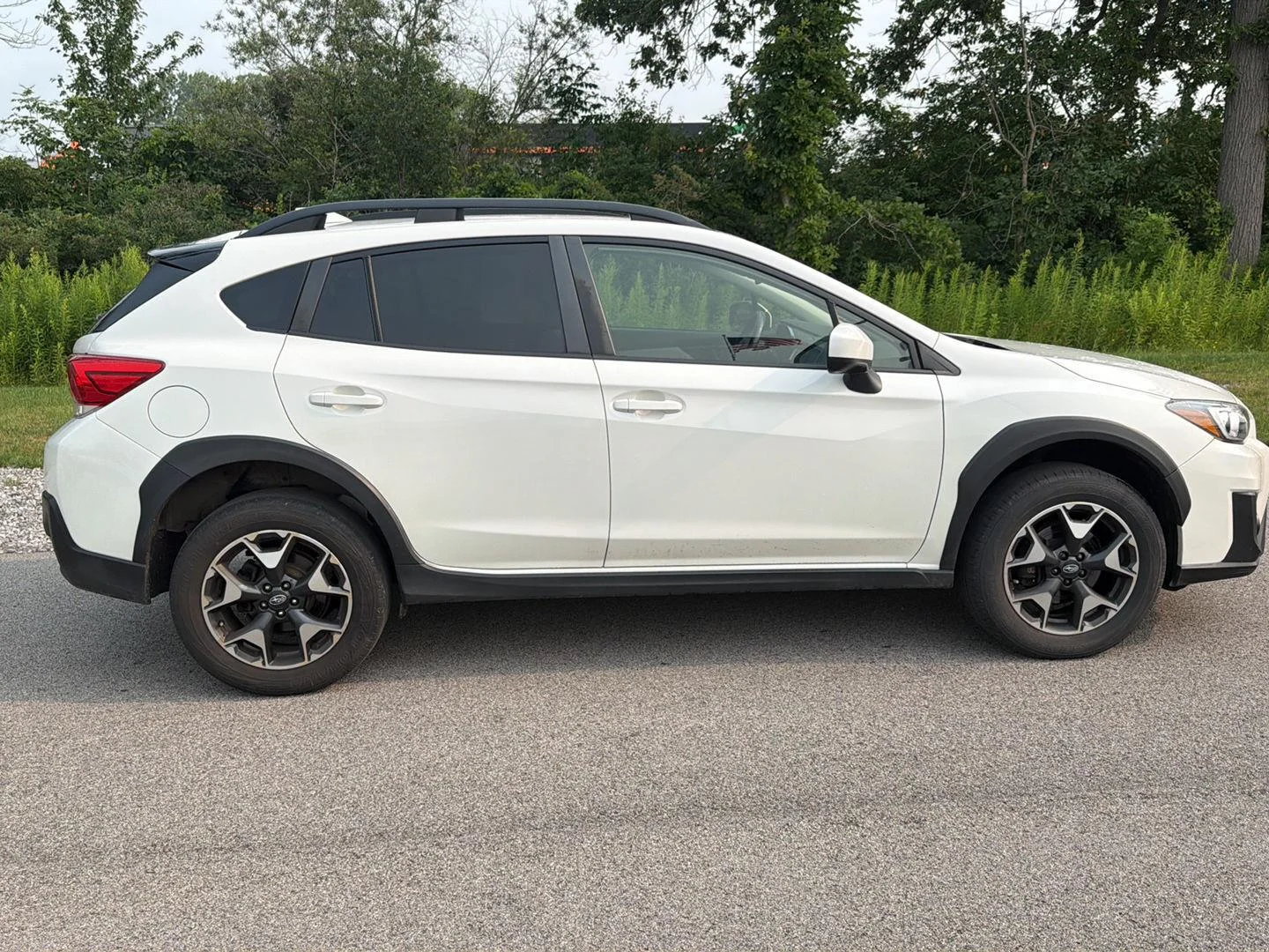 Used 2020 Crystal White Pearl Subaru Premium image 3