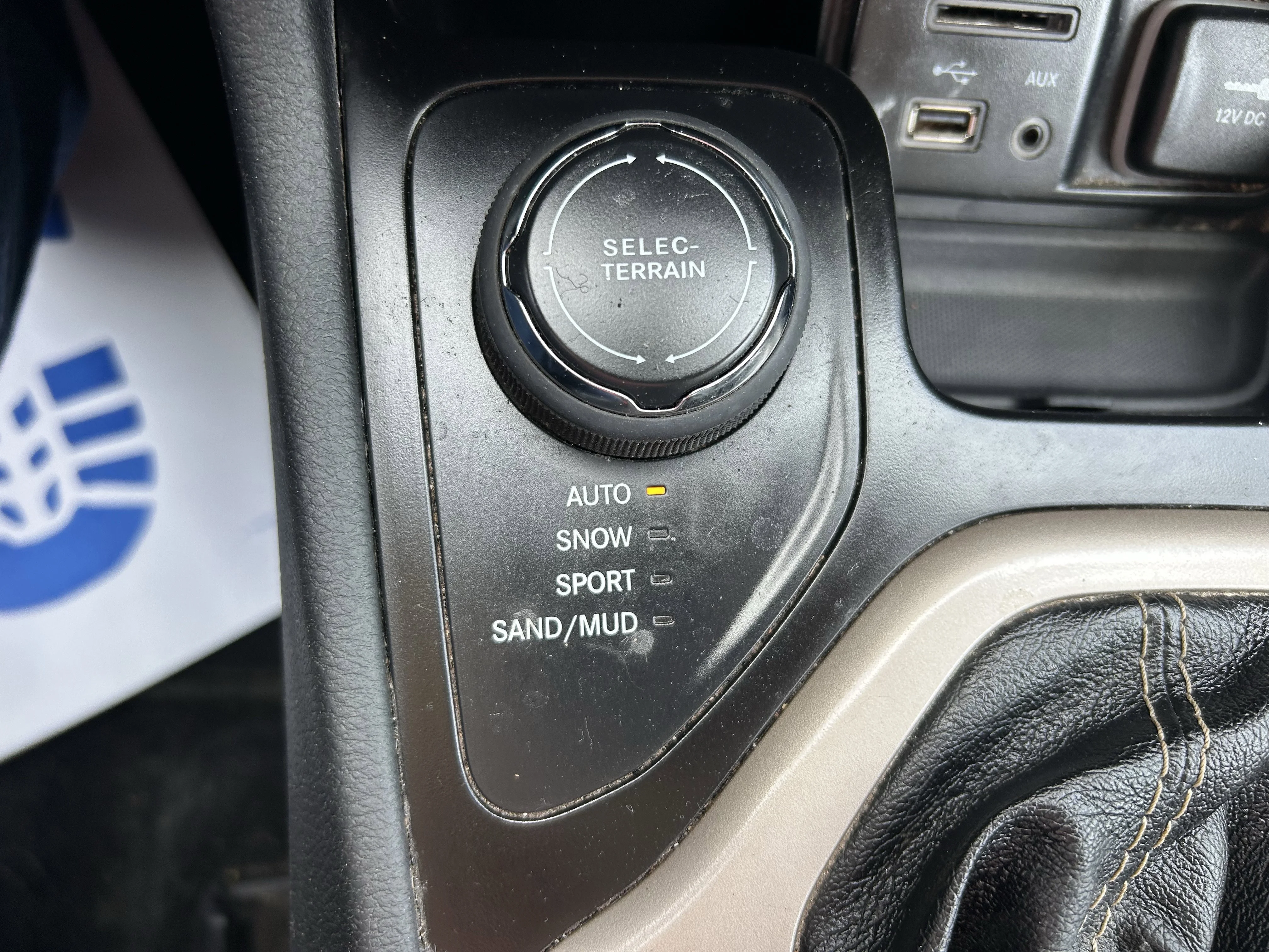 Used 2015 Gray Jeep Limited image 17