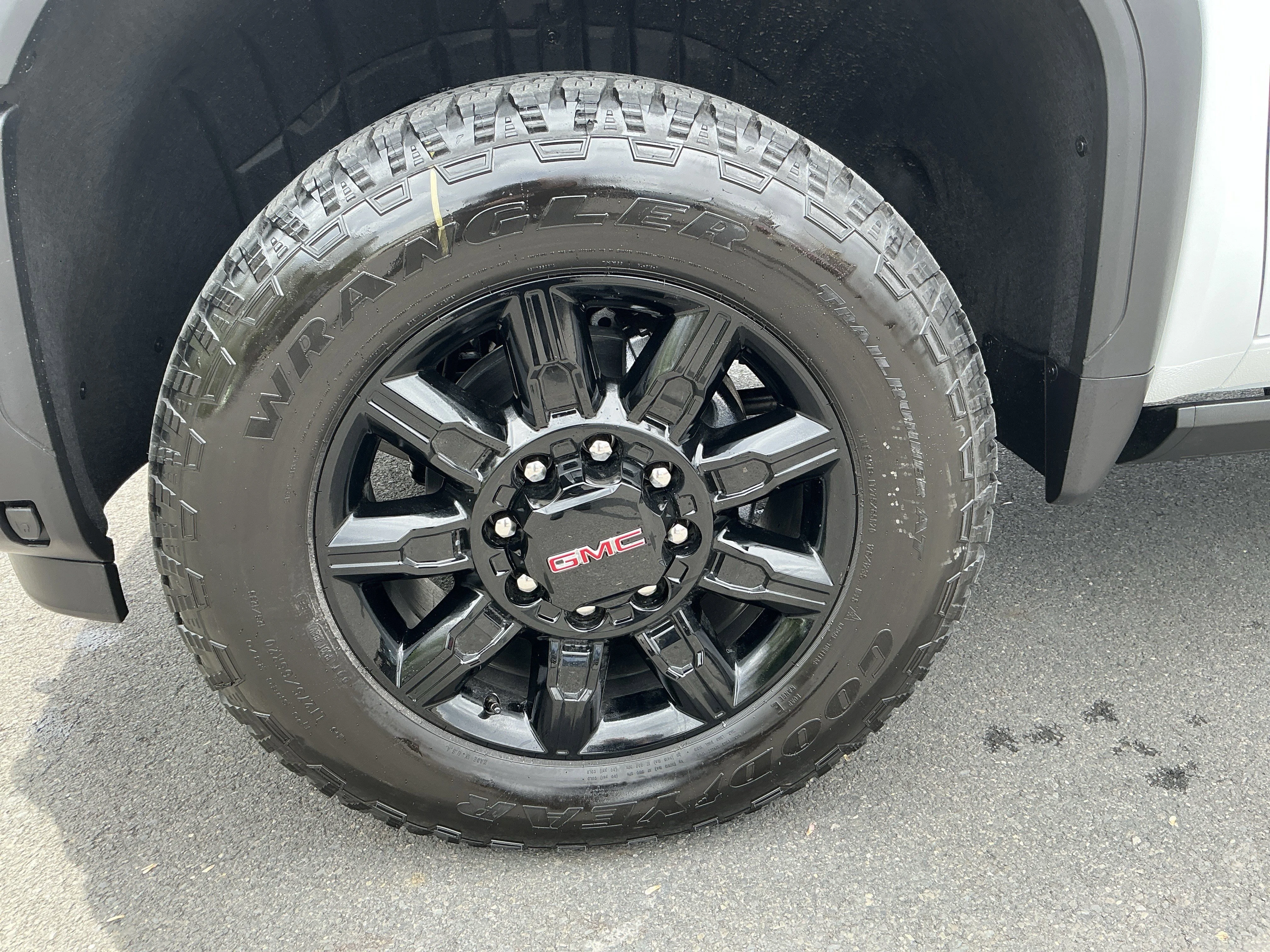 2026 GMC Sierra 2500HD AT4 - Photo 9