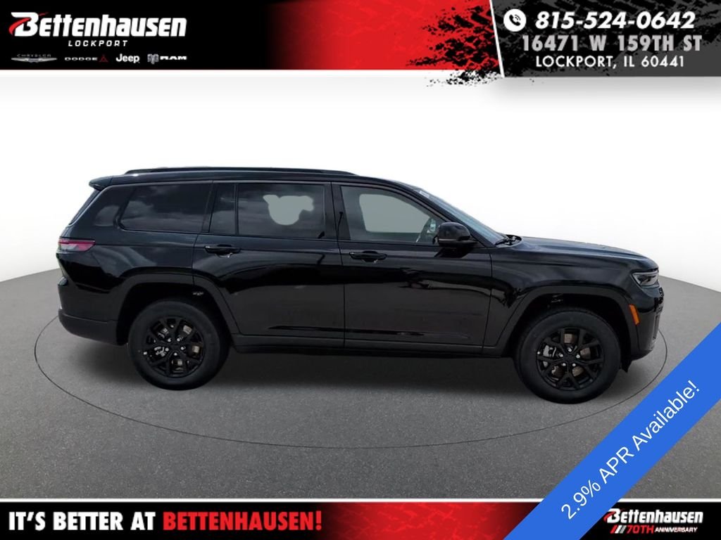 New 2026 Diamond Black Crystal Pearl-Coat Exterior Paint Jeep Laredo image 5