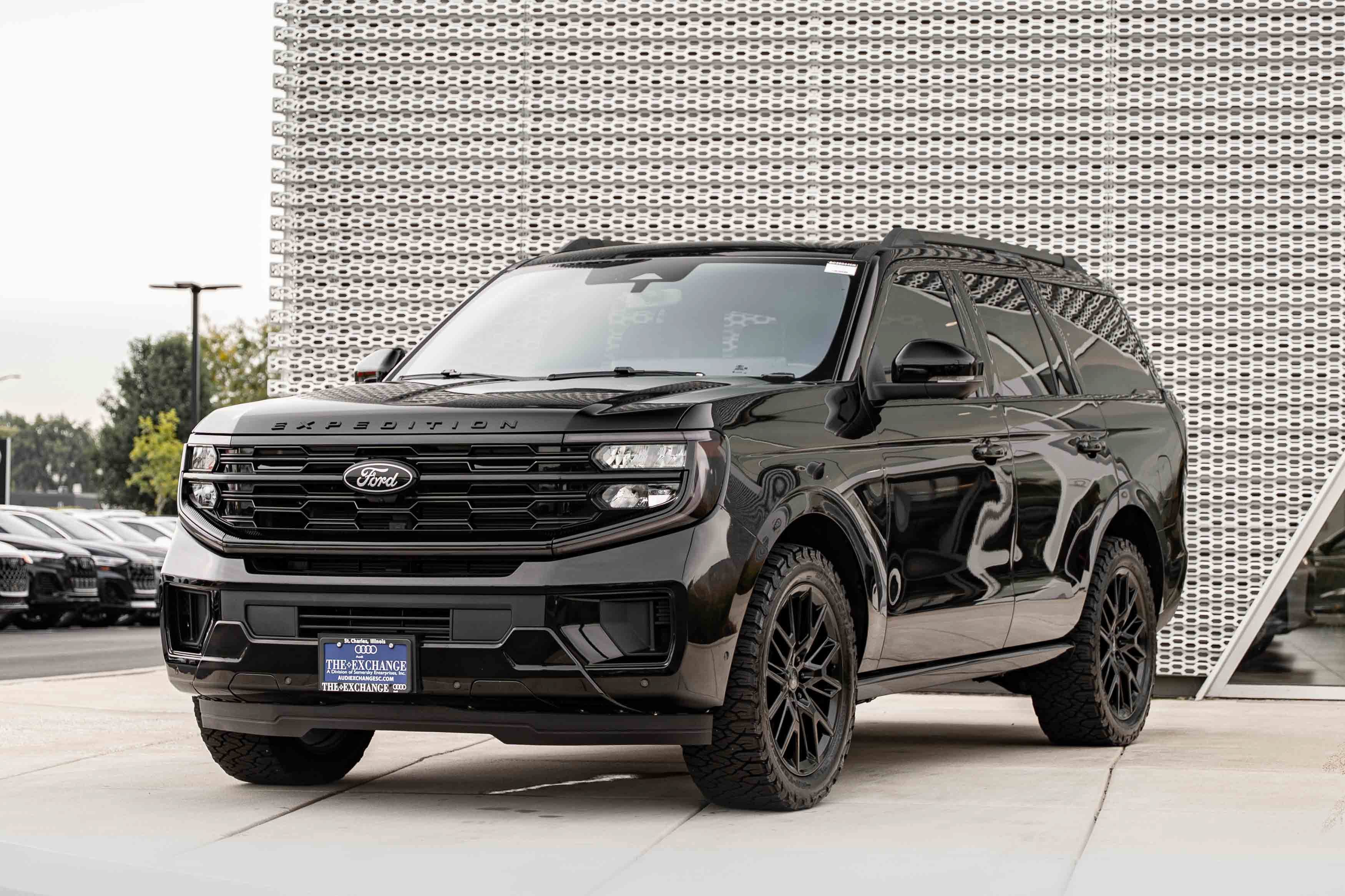 Used 2025 Agate Black Metallic Ford Platinum image 7