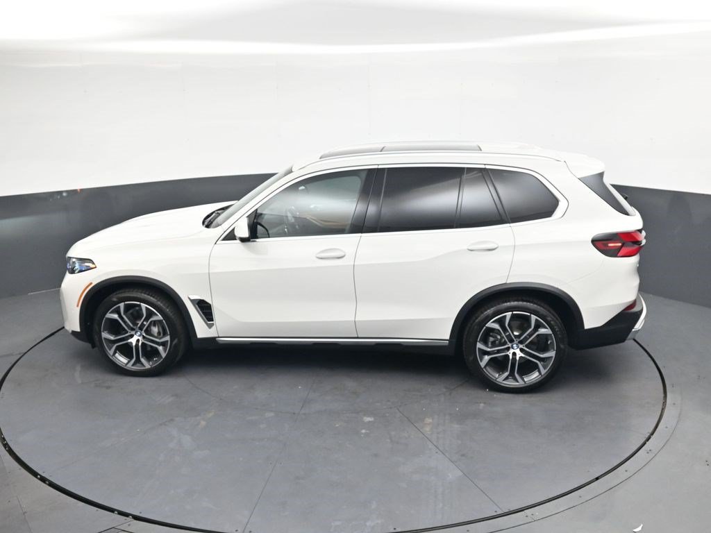 Used 2026 Alpine White BMW xDrive40i image 24