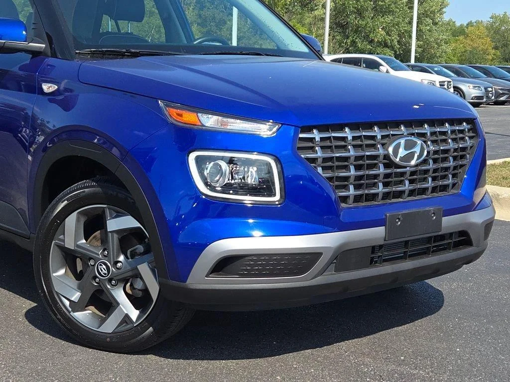 Used 2024 Intense Blue Hyundai Limited image 2