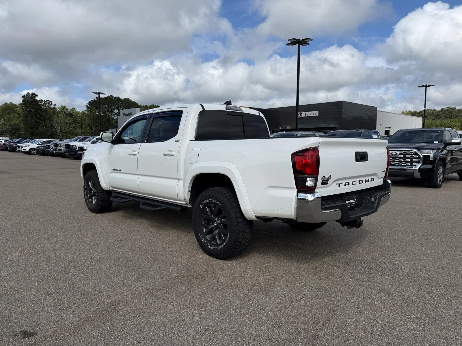 Used 2022 White Toyota SR5 V6 image 4
