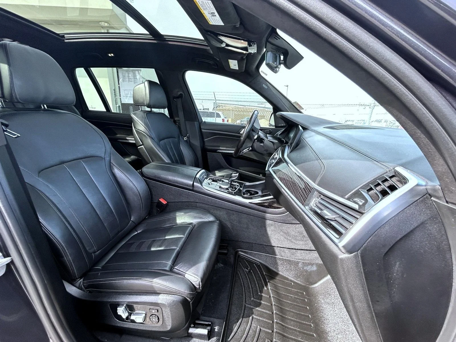 Used 2020 Gray BMW M50i image 16