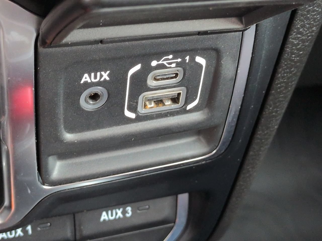 Used 2024 Blue Pearl Jeep Sahara image 22