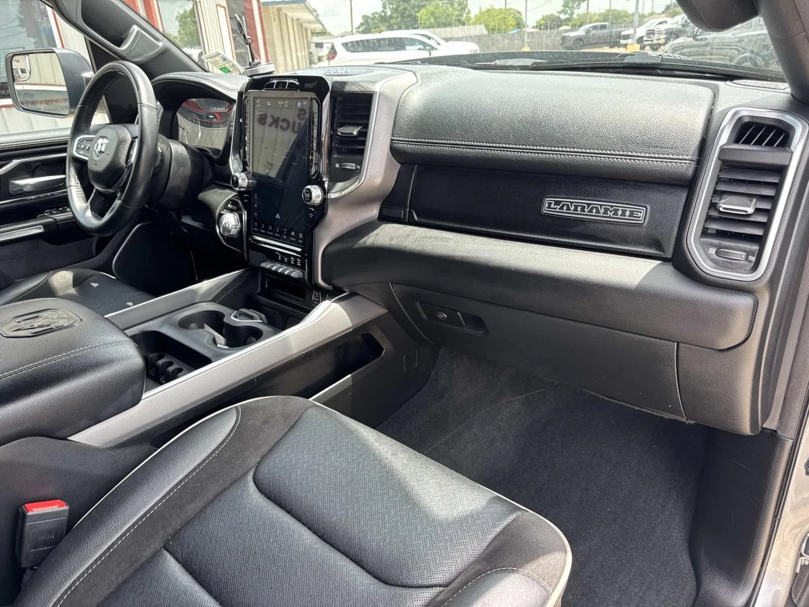 Used 2023 Billet Silver Metallic Clearcoat Ram Laramie image 12