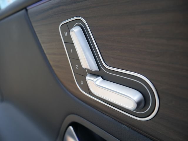 New 2026 Cirrus Silver Metallic Mercedes-Benz GLB 250 image 17