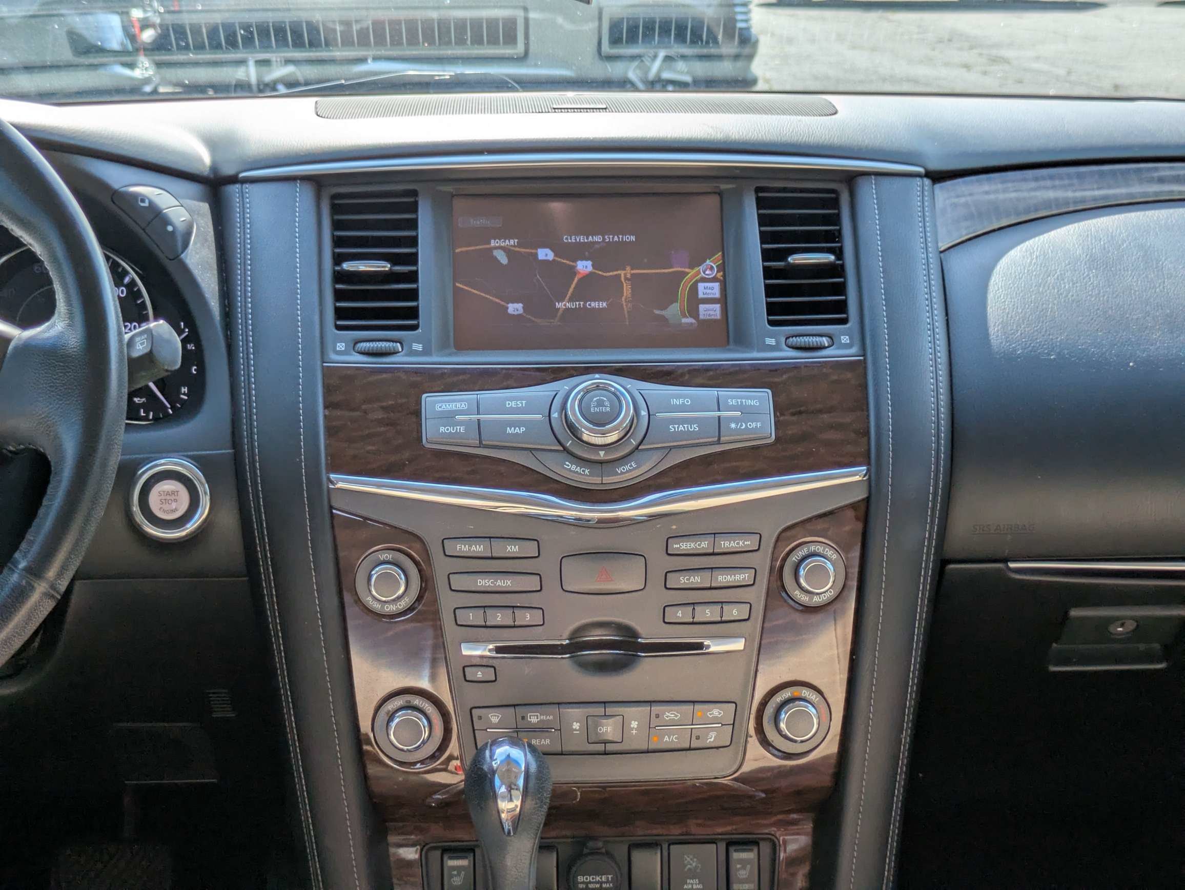 Used 2017 White Nissan SL image 16