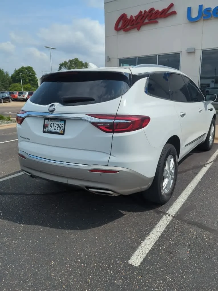 Used 2021 Summit White Buick Essence image 3