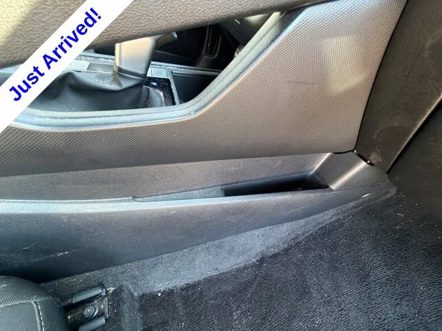 Used 2022 Red Hyundai Blue image 24