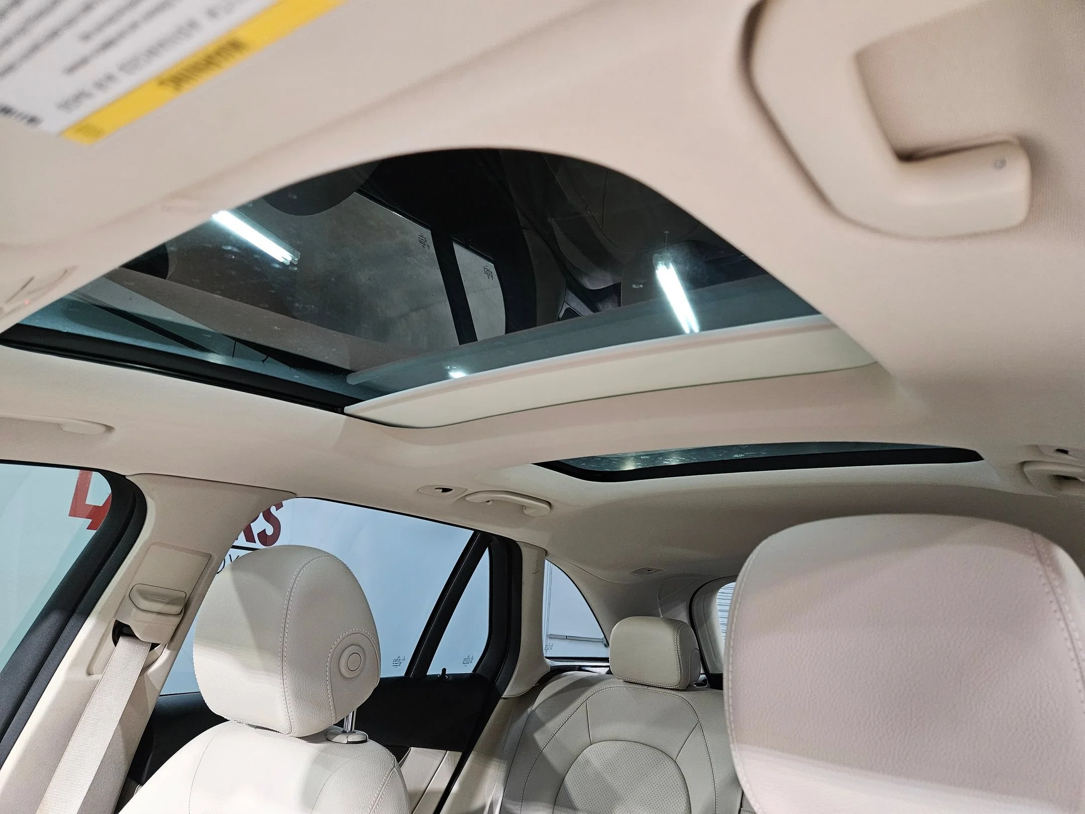Used 2021 Polar White Mercedes-Benz GLC 300 image 25
