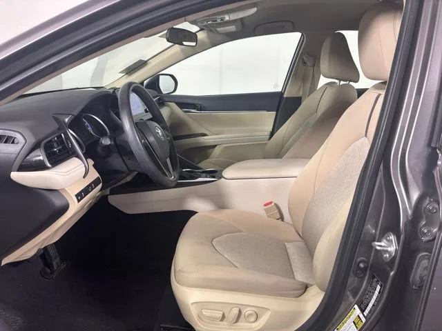 Used 2023  Toyota Hybrid LE image 2