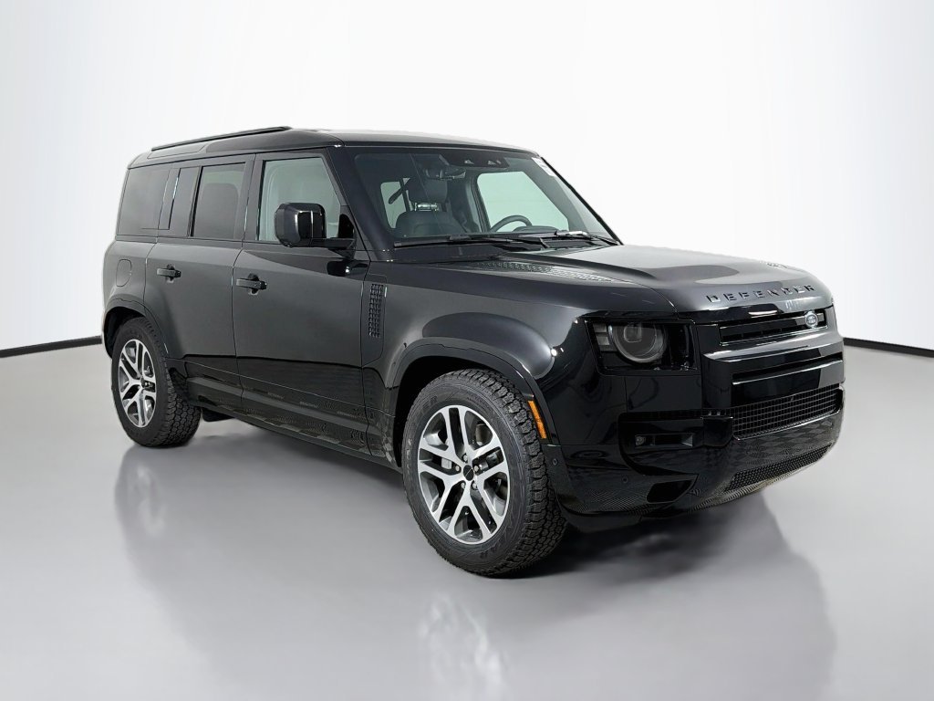 New 2026 Santorini Black Land Rover X-Dynamic SE image 3