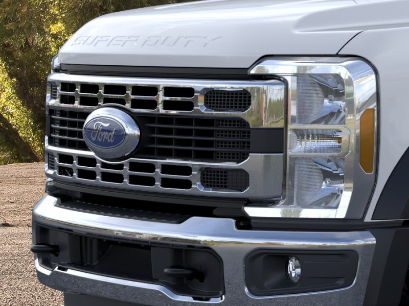 New 2026 Oxford White Ford F-550® XL image 17